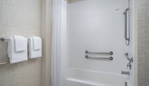 Standard Room, 1 King Bed, Accessible (Comm, Mobil, Accessible Tub)
