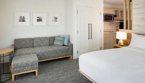 Studio, 1 King Bed with Sofa bed, Corner