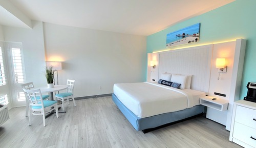 Premium Room, 1 King Bed, Non Smoking, City View