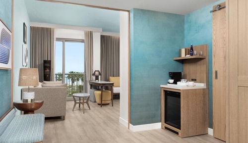 2 QUEEN W/SOFA BED BALCONY HEARING ACCESSIBLE