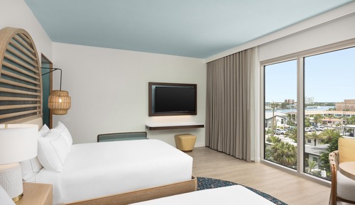 2 QUEEN BEDS - CITY VIEW W/FRIDGE