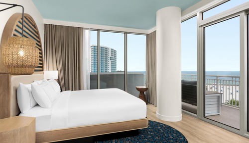 SUPERIOR 1 KING OCEANFRONT W/BALCONY