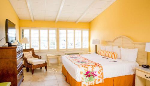 One-Bedroom Suite with One King and One Queen Bed with Spa Bath and Wet Bar - Non-Smoking