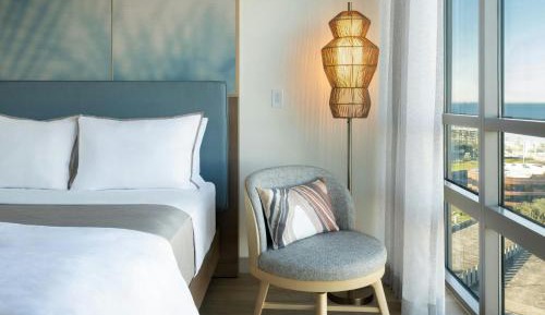 Deluxe Guest Room, 2 Double Beds, Water View, Top Floor