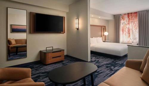 Studio with King Bed and Sofa Bed - Hearing Accessible