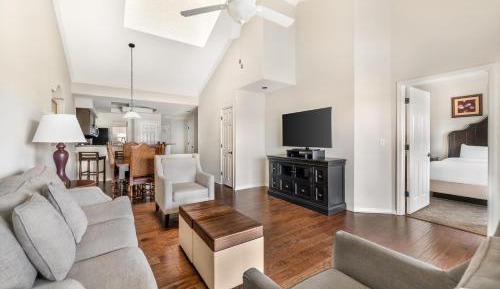 Two-Bedroom Deluxe King Suite with Sofa Bed