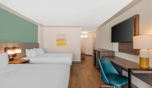 Standard Queen Room with Two Queen Beds - Non-Smoking
