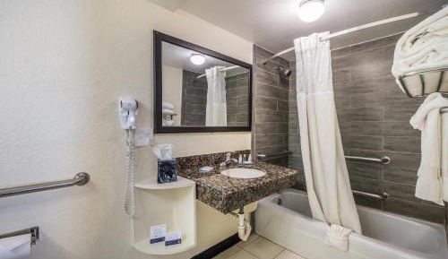 King Room - Accessible/Non-Smoking