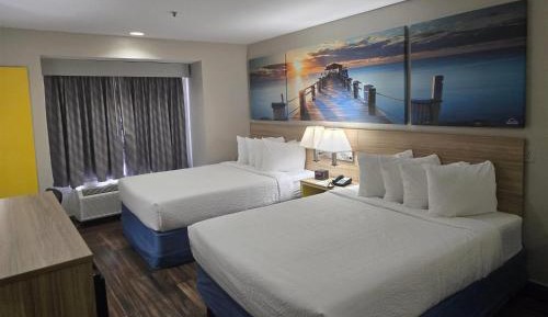 Queen Room with Two Queen Beds and Mobility/Hearing Access - Non-Smoking