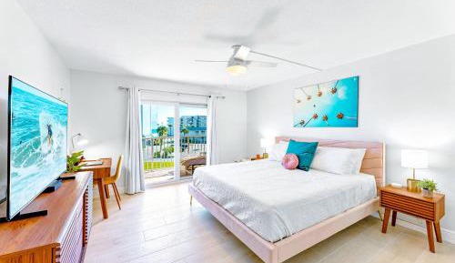 Deluxe Two-Bedroom Condo with Pool and Ocean Views - Unit #38