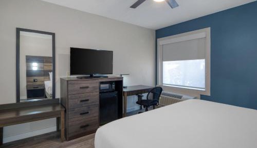 King Room with Bath Tub - Disability Access/Non-Smoking 