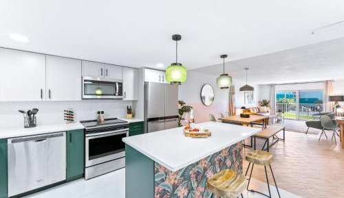 Deluxe Three-Bedroom Condo with Resort Views - Unit #29