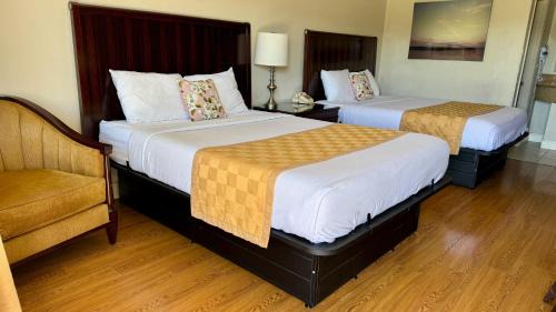 Deluxe Queen Room
