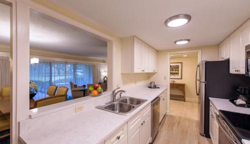 2 Bedroom Deluxe Suite, 3 Beds