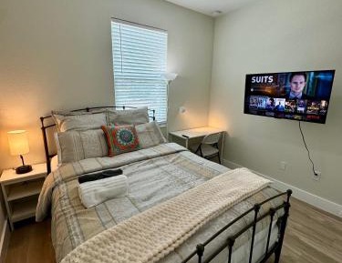 Standard Double Room with Shared Bathroom