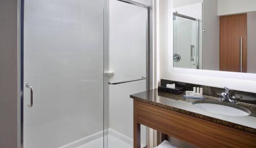 King Suite with Sofa Bed - Hearing Accessible