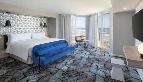 One-Bedroom King Suite with Oceanfront View and Balcony