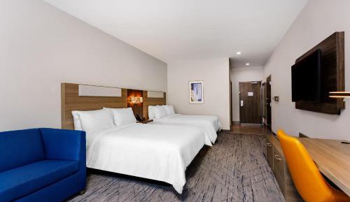 Queen Suite with Two Queen Beds