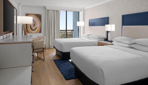 Guest room, 2 Queen, Gulf side, Poolside, Balcony