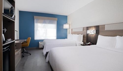 Standard Room with Two Queen Beds