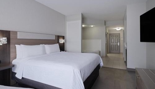King Room with Jetted Tub