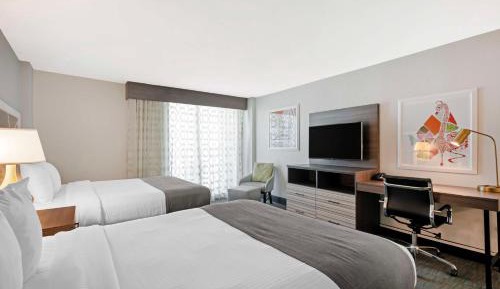 Queen Room with Two Queen Beds with Ocean View - Non-Smoking