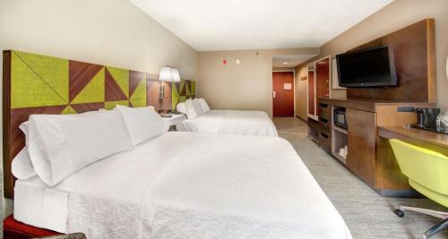 Queen Room with Two Queen Beds - Mobility Access/Non-Smoking