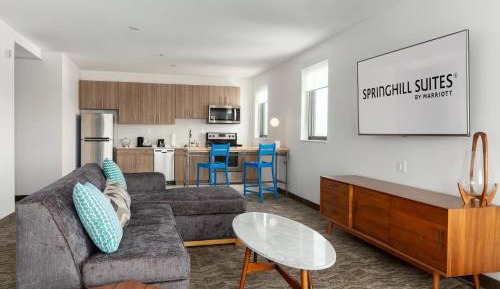 One-Bedroom King Suite with River View and Trundle Sofa