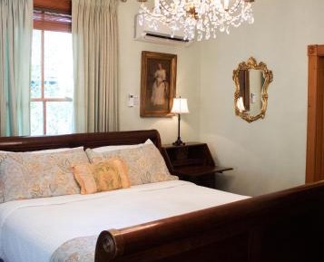 Tea Rose Room
