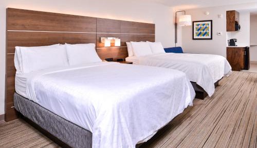 Suite with Two Queen Beds and Accessible Roll-In Shower