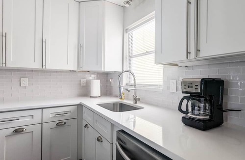 Alta Vista House | The Lemon Drop - Saltwater Heated Pool Home by Downtown SRQ & Beaches!