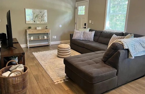 Ridge Manor House | Beautiful peaceful cozy family and pet friendly 3/1 home in Dade City.